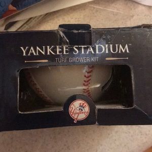 Yankee stadium turf grower kit